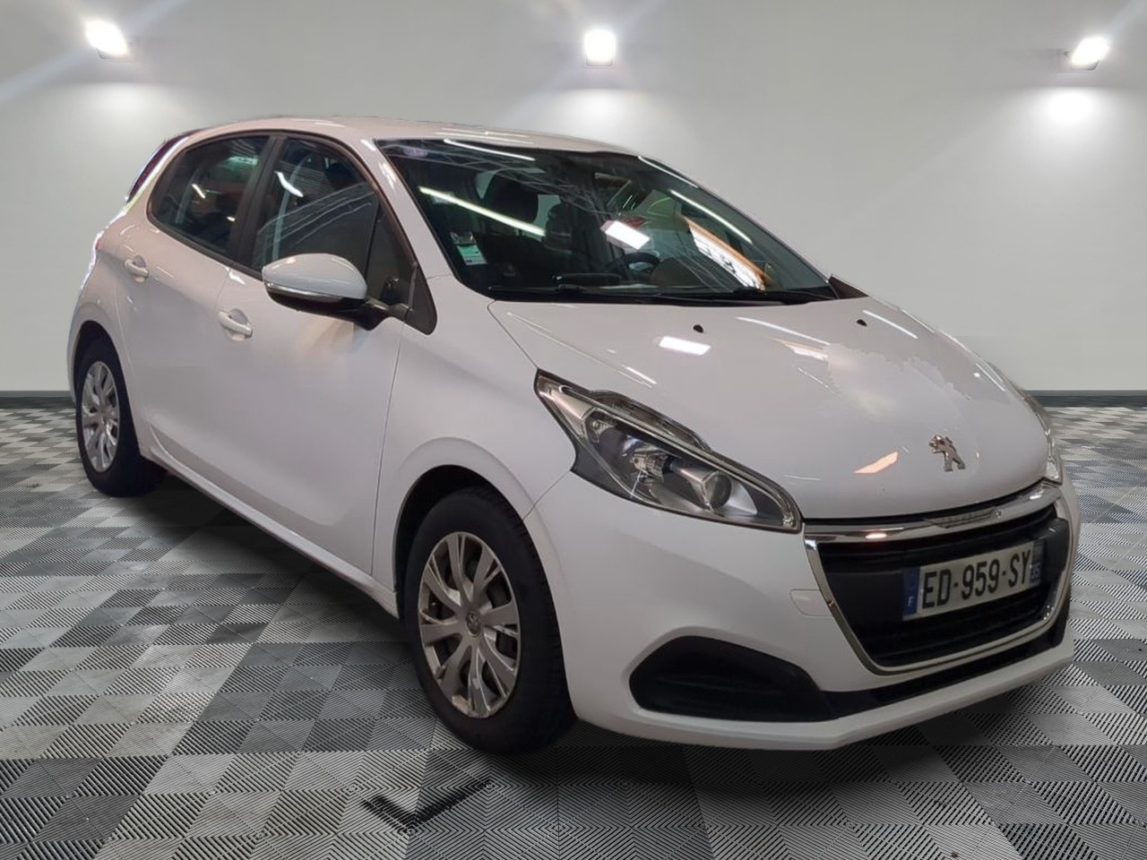 Photo : Peugeot 208 active purtech